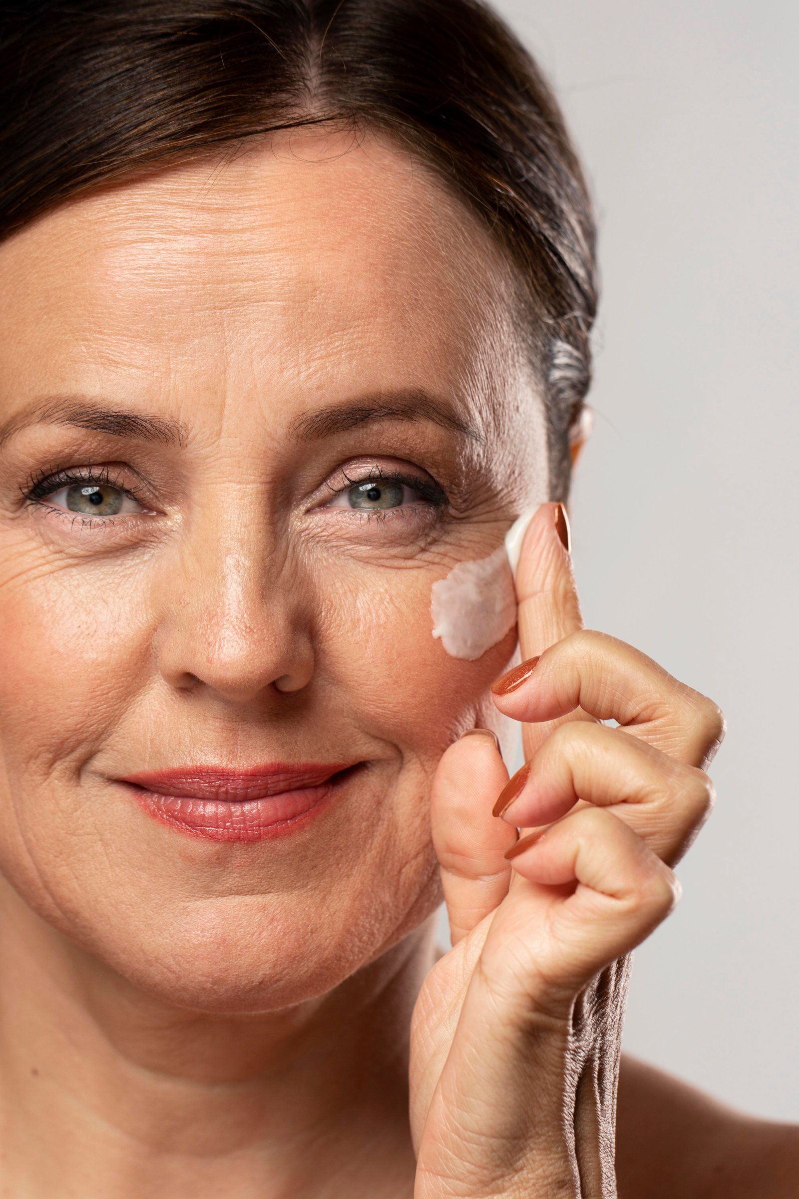 Brightening eye cream targeting dark circles
